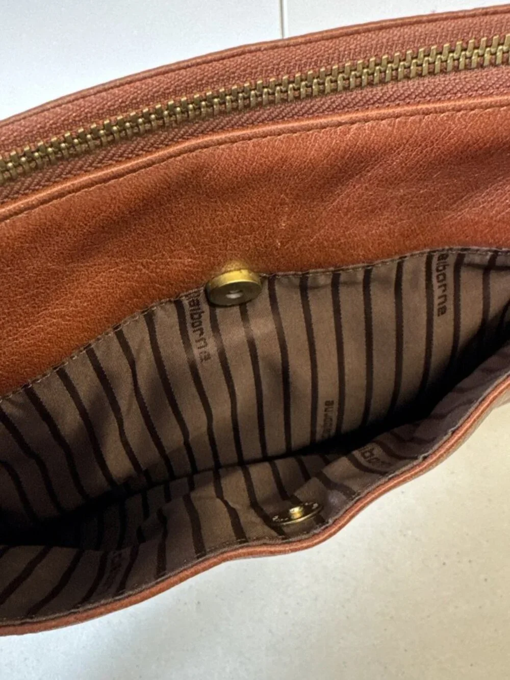 Leather & Co. by Liz Claiborne Brown Leather Crossbody‎ Purse 51803 SADL STATUS